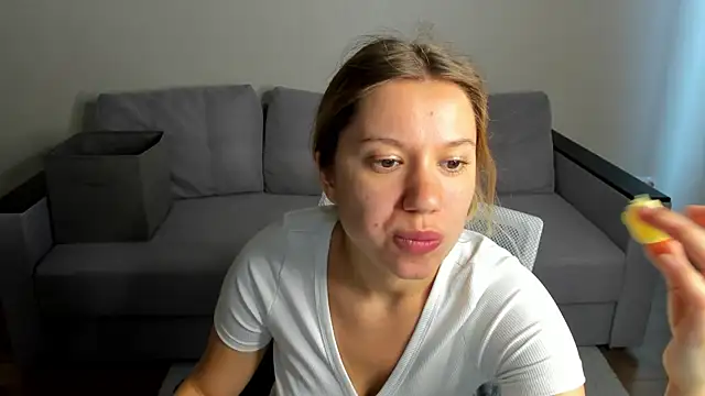Snapshot of Shakira_Lux chatting on June 16, 2026, 8:36 am Shakira Lux online show from June 16, 2026, 8:36 am