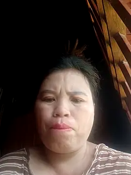 -Yeyi- online show from May 17, 2026, 7:30 am