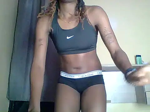 kiki8390 online show from June 17, 2026, 7:35 pm