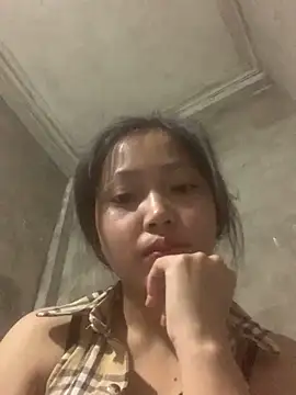 Snapshot of hinami-lo chatting on May 19, 2026, 8:32 am hinami-lo online show from May 19, 2026, 8:32 am