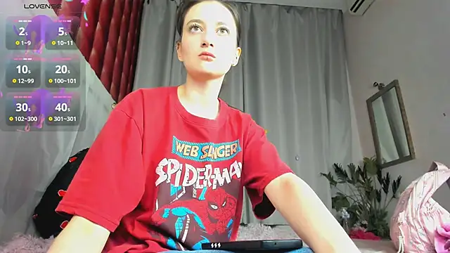 Snapshot of SummerLilaa chatting on June 10, 2026, 4:57 am SummerLilaa online show from June 10, 2026, 4:57 am