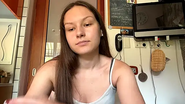 Snapshot of ShaylaChong chatting on July 14, 2026, 10:21 am ShaylaChong online show from July 14, 2026, 10:21 am