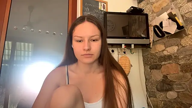 Snapshot of ShaylaChong chatting on July 15, 2026, 7:04 am ShaylaChong online show from July 15, 2026, 7:04 am