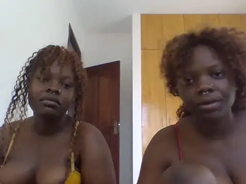 Snapshot of sexybaddies20 chatting on July 10, 2026, 7:41 am sexybaddies20 online show from July 10, 2026, 7:41 am