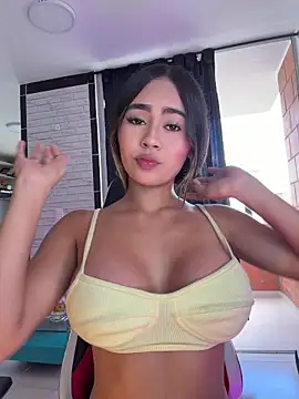 Snapshot of little_liz_ chatting on June 18, 2026, 4:34 pm little liz online show from June 18, 2026, 4:34 pm