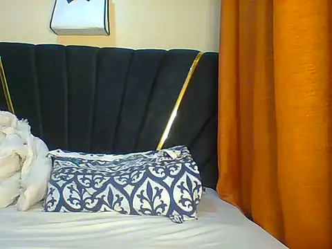 Snapshot of petite_cuteass chatting on June 27, 2026, 2:06 am petite cuteass online show from June 27, 2026, 2:06 am