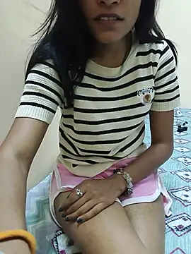 Snapshot of Shanaya_001 chatting on June 2, 2026, 10:37 am Shanaya 001 online show from June 2, 2026, 10:37 am