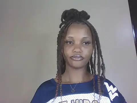 PrettyT5 online show from August 4, 2026, 8:24 pm