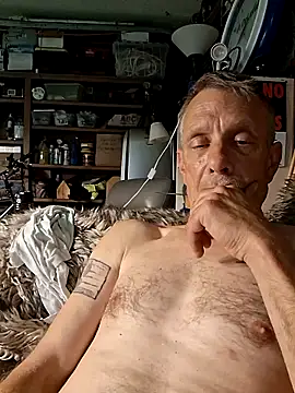 Snapshot of truckdawg2023 chatting on June 19, 2026, 5:19 pm truckdawg2023 online show from June 19, 2026, 5:19 pm