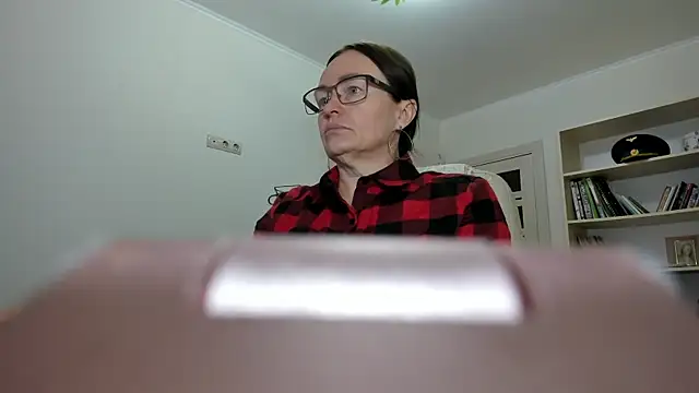 Vika73 online show from November 8, 2025, 7:01 am