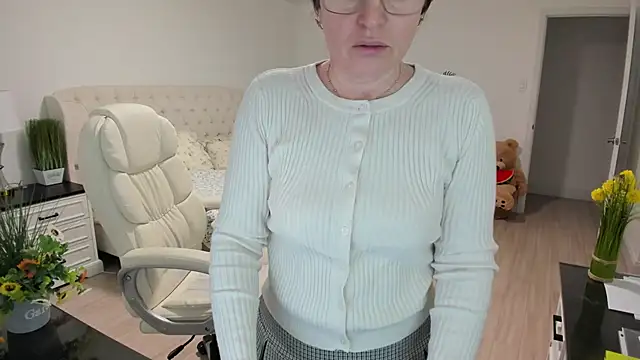 Snapshot of Vika73 chatting on February 25, 2026, 12:38 pm Vika73 online show from February 25, 2026, 12:38 pm