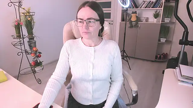 Snapshot of Vika73 chatting on February 1, 2026, 6:22 am Vika73 online show from February 1, 2026, 6:22 am