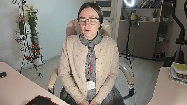 Snapshot of Vika73 chatting on February 4, 2026, 6:08 am Vika73 online show from February 4, 2026, 6:08 am