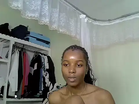 Snapshot of Sexy_vylsa chatting on June 5, 2026, 5:29 pm Sexy vylsa online show from June 5, 2026, 5:29 pm