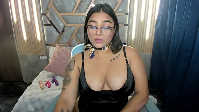 Snapshot of Victoria_lizcano chatting on May 19, 2026, 11:06 am Victoria lizcano online show from May 19, 2026, 11:06 am