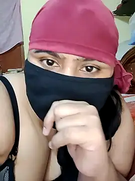 Snapshot of shaik35f chatting on June 10, 2026, 5:14 pm shaik35f online show from June 10, 2026, 5:14 pm