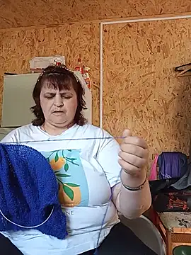 Snapshot of LisichkaOksana chatting on June 26, 2026, 9:04 am LisichkaOksana online show from June 26, 2026, 9:04 am