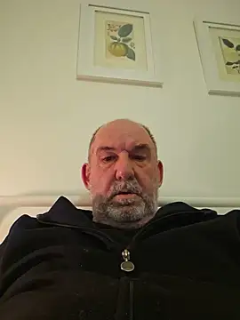 Snapshot of shyguytm chatting on July 6, 2026, 7:59 am shyguytm online show from July 6, 2026, 7:59 am