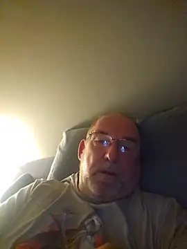 Snapshot of shyguytm chatting on June 27, 2026, 10:10 am shyguytm online show from June 27, 2026, 10:10 am