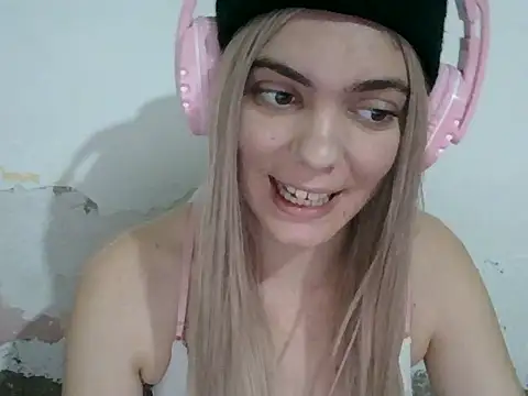 Angel Ristoww online show from May 20, 2026, 1:35 am