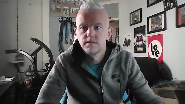 Snapshot of TheSexyCyclist chatting on May 18, 2026, 7:46 am TheSexyCyclist online show from May 18, 2026, 7:46 am