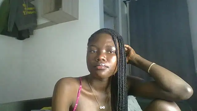 Snapshot of Ebony-Candy chatting on June 17, 2026, 8:47 am Ebony-Candy online show from June 17, 2026, 8:47 am