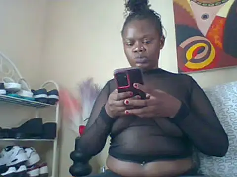 Snapshot of PinkyMonique chatting on May 20, 2026, 7:05 am PinkyMonique online show from May 20, 2026, 7:05 am