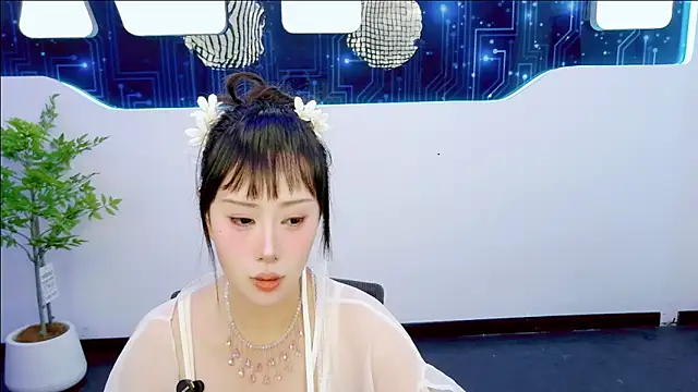 Nicole-- online show from May 18, 2026, 6:40 am