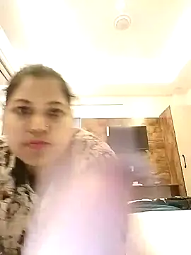 Snapshot of Miss_kirtii chatting on May 18, 2026, 7:46 am Miss kirtii online show from May 18, 2026, 7:46 am