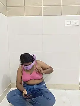 Snapshot of horneykumari chatting on June 13, 2026, 9:40 am horneykumari online show from June 13, 2026, 9:40 am