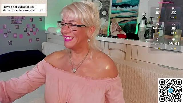 Snapshot of Anna_Coolidge chatting on June 27, 2026, 12:38 am Anna Coolidge online show from June 27, 2026, 12:38 am