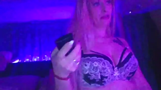 Kinky Kali online show from May 26, 2026, 4:43 am
