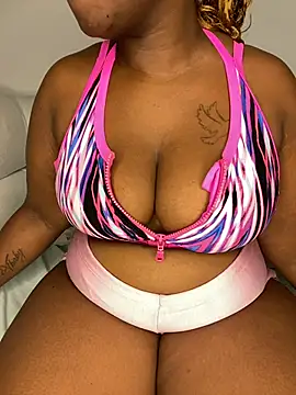 Snapshot of BIGMAMA011 chatting on July 11, 2026, 9:37 pm BIGMAMA011 online show from July 11, 2026, 9:37 pm