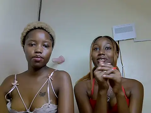 Snapshot of Pretty_kitty48 chatting on June 3, 2026, 2:07 pm Pretty kitty48 online show from June 3, 2026, 2:07 pm