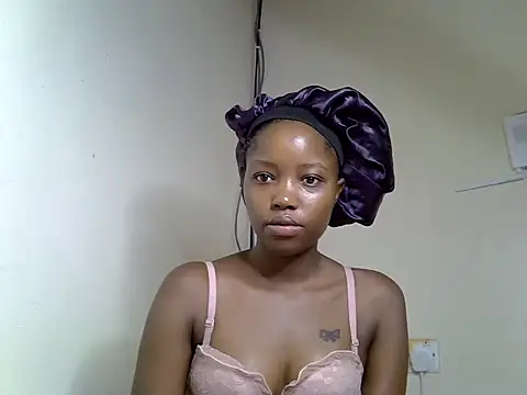 Snapshot of Pretty_kitty48 chatting on June 18, 2026, 12:54 pm Pretty kitty48 online show from June 18, 2026, 12:54 pm