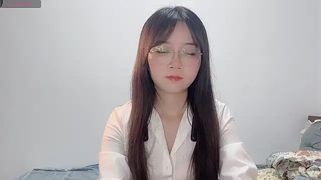 Snapshot of 77-Vicky chatting on June 8, 2026, 1:28 am 77-Vicky online show from June 8, 2026, 1:28 am
