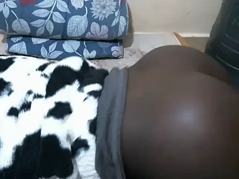 Snapshot of prettybabe02 chatting on June 10, 2026, 10:00 pm prettybabe02 online show from June 10, 2026, 10:00 pm