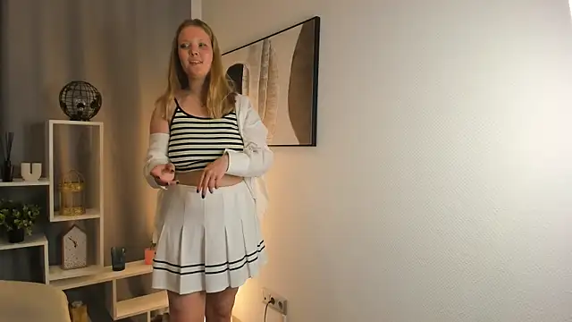 Snapshot of VernitaJanson chatting on May 19, 2026, 9:16 am VernitaJanson online show from May 19, 2026, 9:16 am