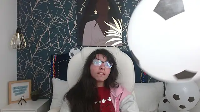 Snapshot of Allyshon_ chatting on June 12, 2026, 7:33 pm Allyshon online show from June 12, 2026, 7:33 pm