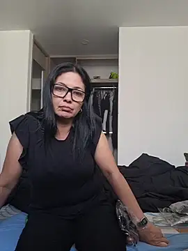 Snapshot of Scarlett_Valnyx chatting on May 18, 2026, 8:13 pm Scarlett Valnyx online show from May 18, 2026, 8:13 pm