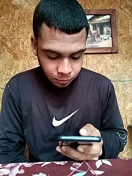 Snapshot of V3NENO_xxxhot1 chatting on May 21, 2026, 2:14 pm V3NENO xxxhot1 online show from May 21, 2026, 2:14 pm