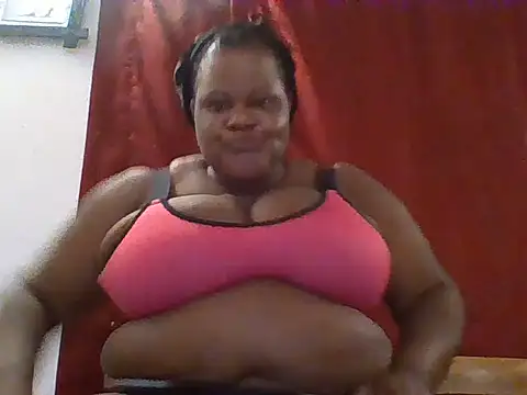 Snapshot of Sexy_boobiess chatting on June 17, 2026, 2:00 am Sexy boobiess online show from June 17, 2026, 2:00 am