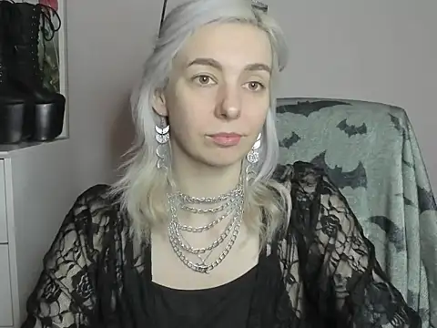 Snapshot of velvetanne chatting on July 7, 2026, 8:29 am velvetanne online show from July 7, 2026, 8:29 am