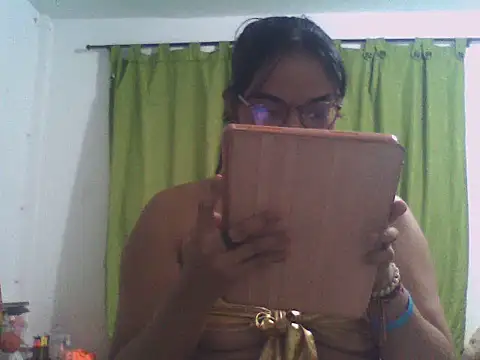 Snapshot of Gaby051001 chatting on June 3, 2026, 2:01 am Gaby051001 online show from June 3, 2026, 2:01 am