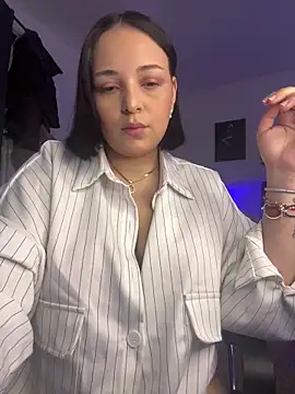 Snapshot of LilyNovaa chatting on June 2, 2026, 12:21 am LilyNovaa online show from June 2, 2026, 12:21 am