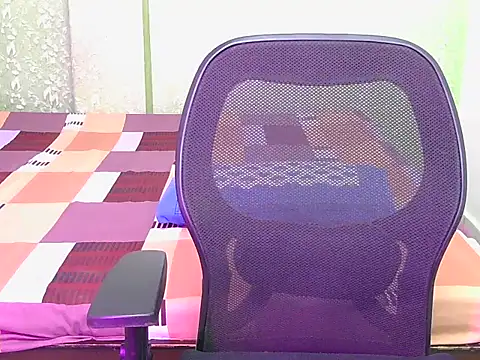 Snapshot of Itz-jasleen chatting on July 3, 2026, 4:08 am Itz-jasleen online show from July 3, 2026, 4:08 am