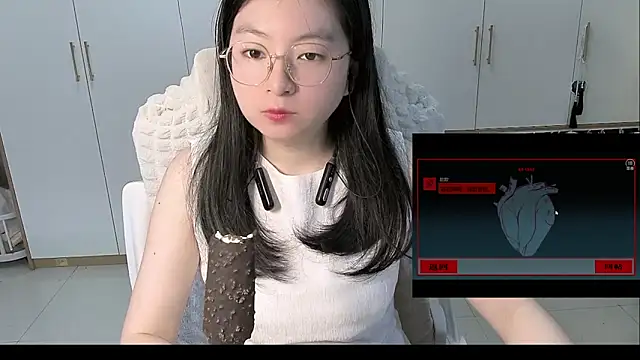 Snapshot of Erya-369 chatting on June 13, 2026, 1:20 pm Erya-369 online show from June 13, 2026, 1:20 pm