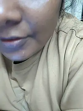 Snapshot of Yazhi_THUG_DeSi chatting on May 19, 2026, 1:29 pm Yazhi THUG DeSi online show from May 19, 2026, 1:29 pm