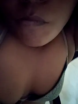 Snapshot of Yazhi_THUG_DeSi chatting on May 20, 2026, 10:01 am Yazhi THUG DeSi online show from May 20, 2026, 10:01 am