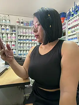 ISABELLA  LUNA online show from June 18, 2026, 2:00 pm